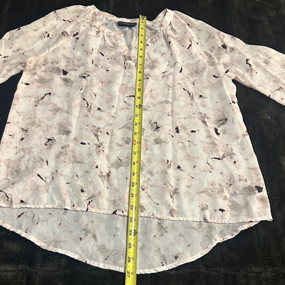 Cynthia Rowley Elegant White rose beige and Black Women's Top vneck elbow length - Picture 4 of 10